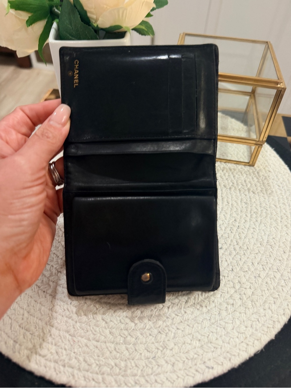 CHANEL Black Vintage Compact Wallet | Classic CC Logo - PreLOVED ❣️ - Picture 12 of 16